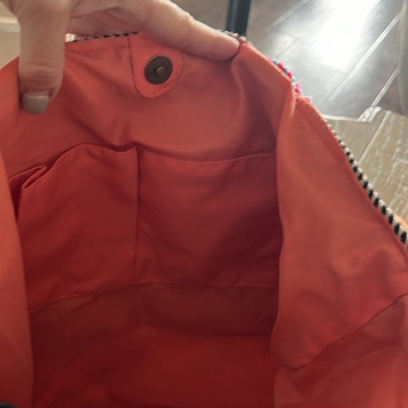 Medium-Large tote bag. It has stitching and beading work on the front - Picture 3 of 4